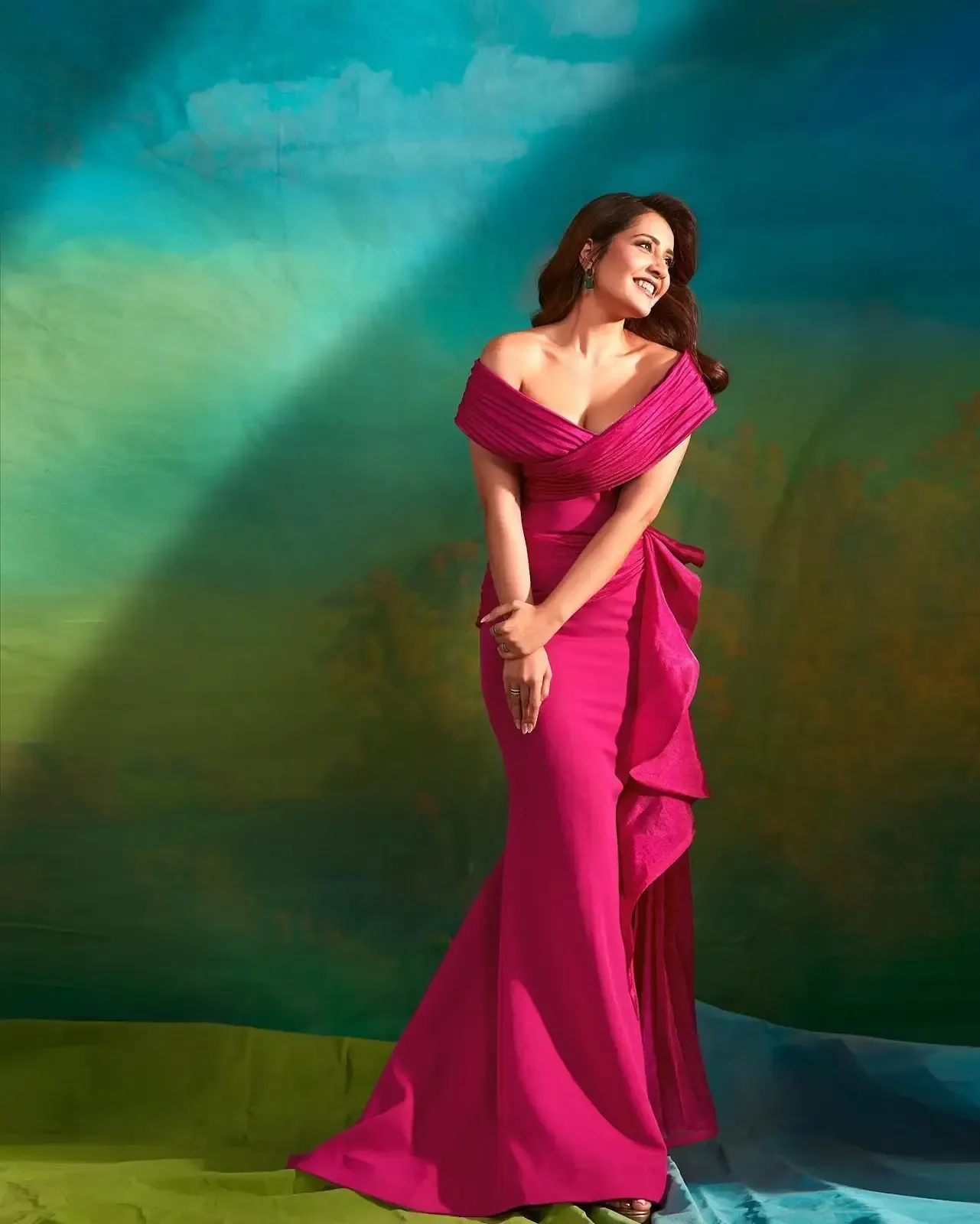 INDIAN ACTRESS RASHI KHANNA IMAGES IN LONG PINK GOWN 2